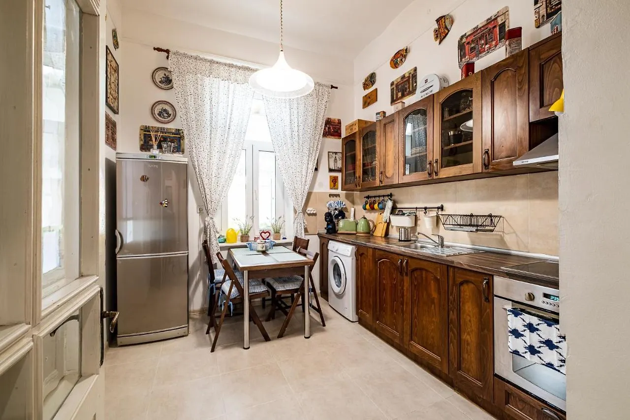 Aristocratic 2Bdrm Central Apartment Varna