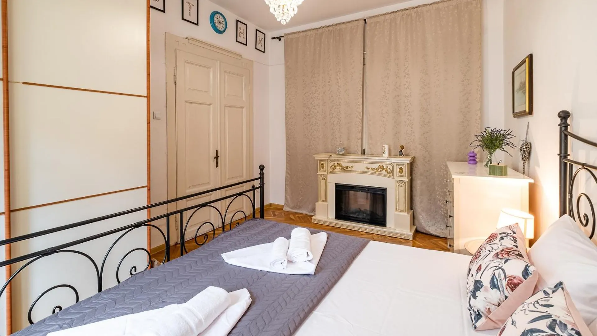 Aristocratic 2Bdrm Central Apartment Varna 0*,