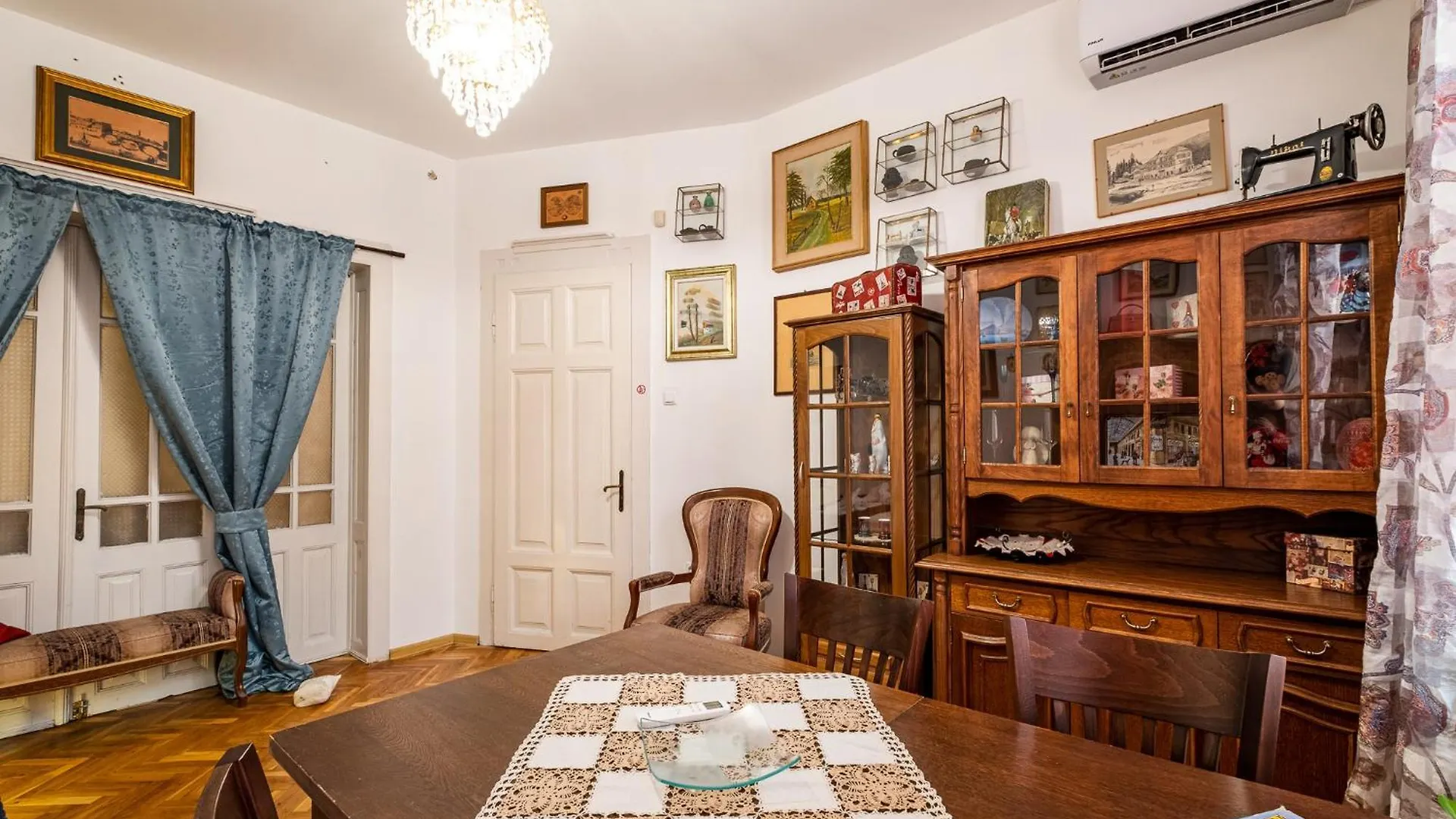 Aristocratic 2Bdrm Central Apartment Varna
