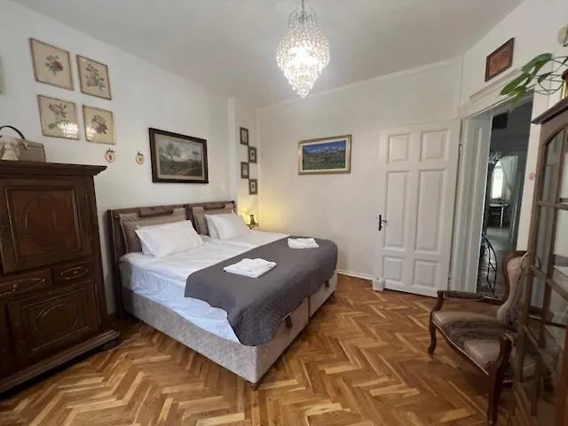 Aristocratic 2Bdrm Central Apartment Varna