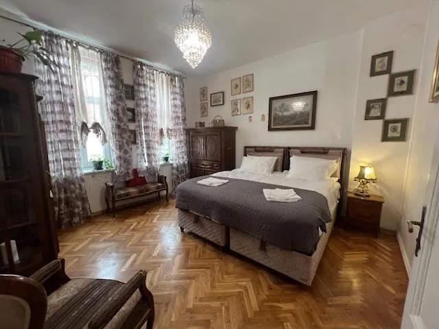 Aristocratic 2Bdrm Central Apartment Varna 0*,